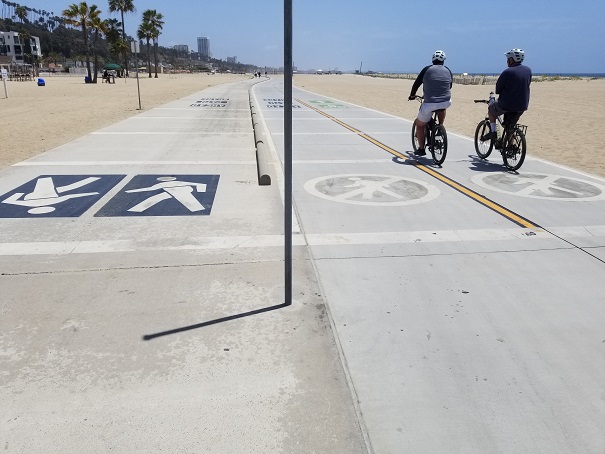 Separation of pedestrians and bikes